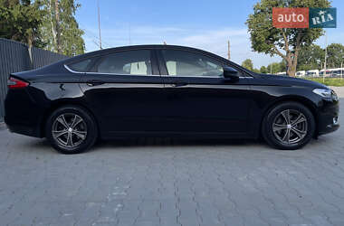 Седан Ford Fusion 2014 в 