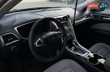 Седан Ford Fusion 2014 в 
