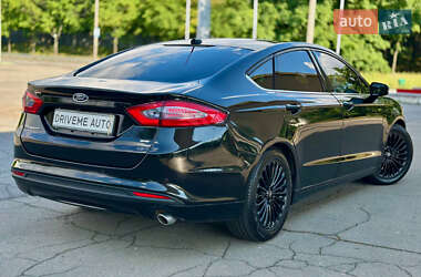 Седан Ford Fusion 2015 в 
