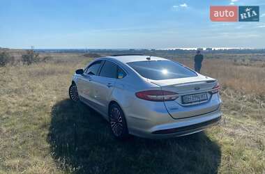 Седан Ford Fusion 2017 в 