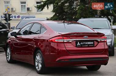 Седан Ford Fusion 2017 в 
