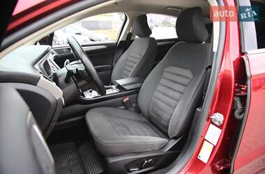 Седан Ford Fusion 2017 в 