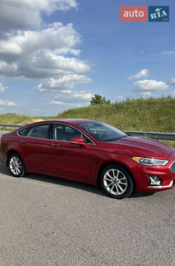 Седан Ford Fusion 2020 в 