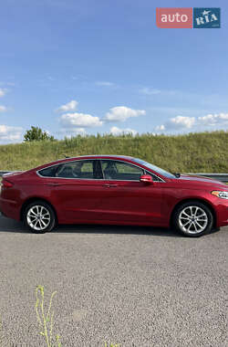 Седан Ford Fusion 2020 в 