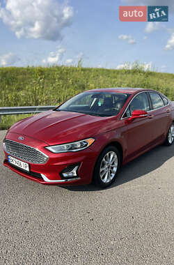 Седан Ford Fusion 2020 в 
