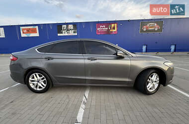 Седан Ford Fusion 2013 в 