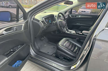 Седан Ford Fusion 2013 в 