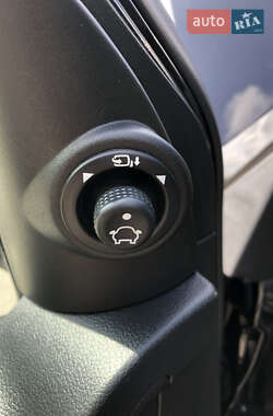 Хэтчбек Ford Fusion 2011 в 
