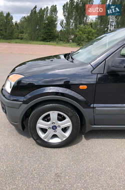 Хэтчбек Ford Fusion 2011 в 