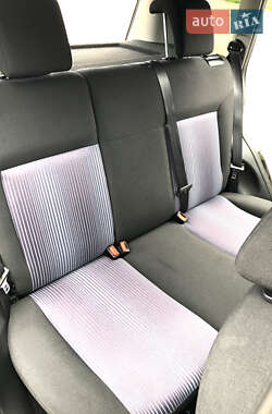 Хэтчбек Ford Fusion 2011 в 