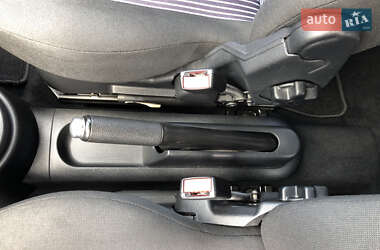 Хэтчбек Ford Fusion 2011 в 