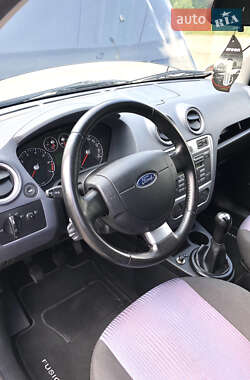 Хэтчбек Ford Fusion 2011 в 