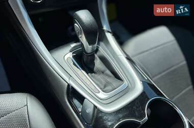 Седан Ford Fusion 2014 в 