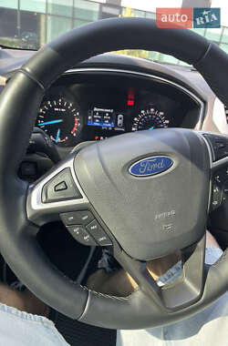 Седан Ford Fusion 2015 в 