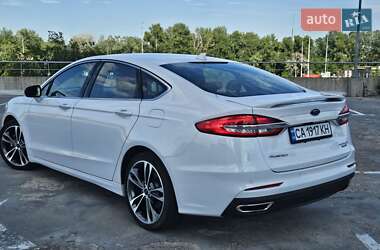 Седан Ford Fusion 2019 в 