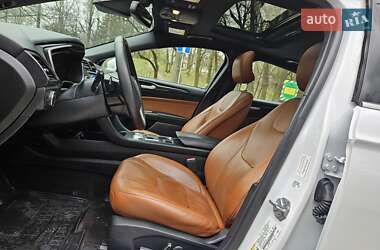 Седан Ford Fusion 2019 в 