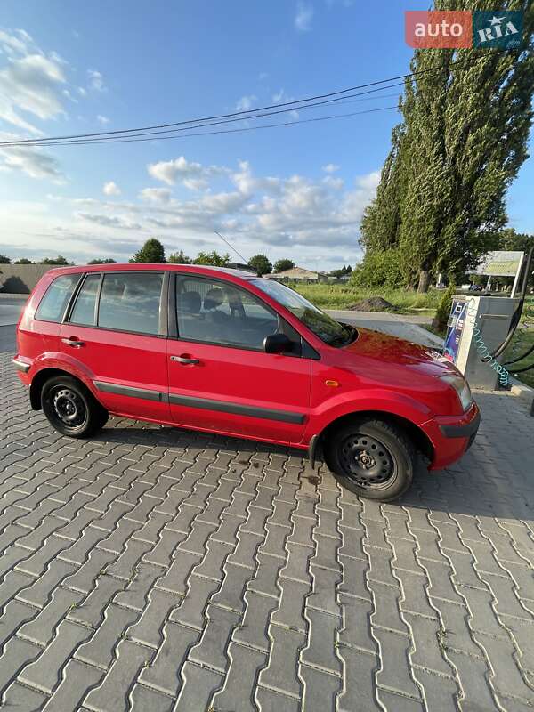 Хэтчбек Ford Fusion 2006 в Христиновке