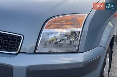 Хэтчбек Ford Fusion 2009 в 