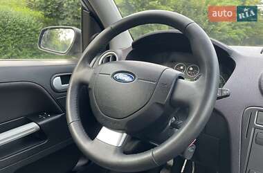 Хэтчбек Ford Fusion 2009 в 