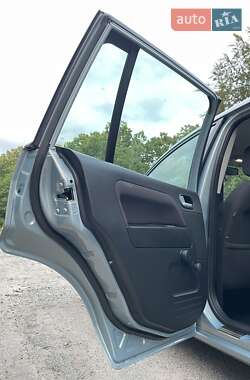 Хэтчбек Ford Fusion 2009 в 
