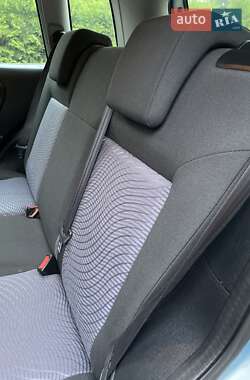 Хэтчбек Ford Fusion 2009 в 