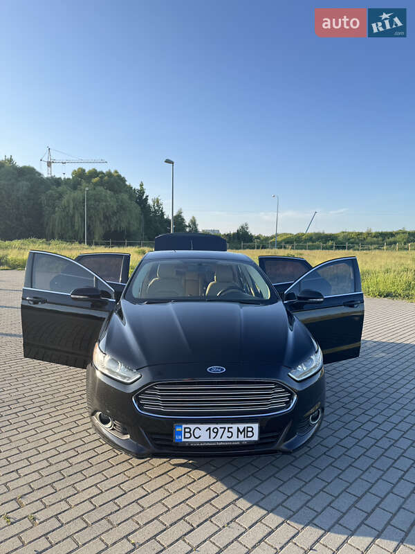 Седан Ford Fusion 2016 в Львове