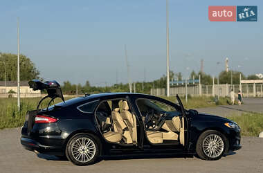Седан Ford Fusion 2016 в 