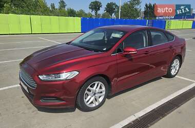 Седан Ford Fusion 2015 в 