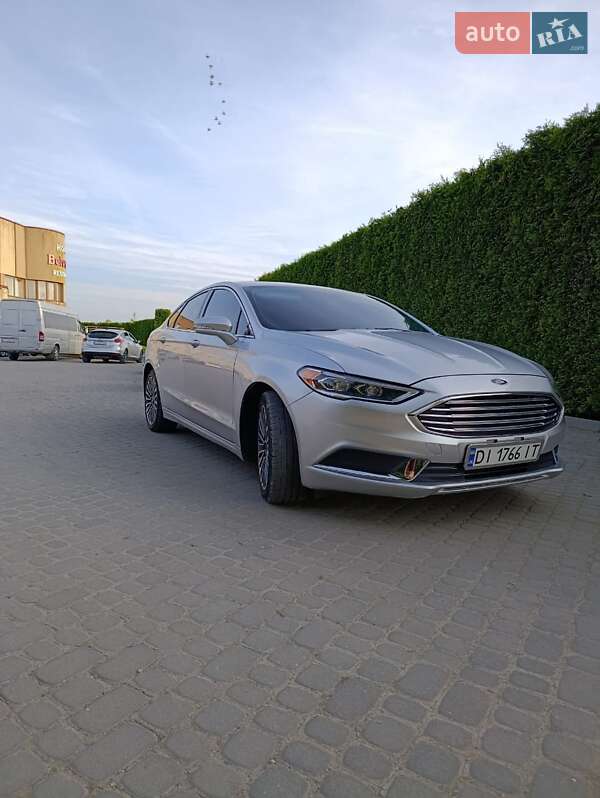 Седан Ford Fusion 2018 в 
