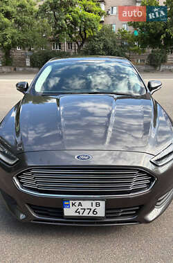 Седан Ford Fusion 2014 в 