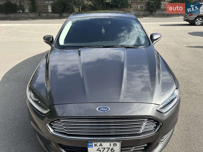 Седан Ford Fusion 2014 в 