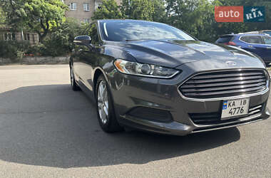 Седан Ford Fusion 2014 в 