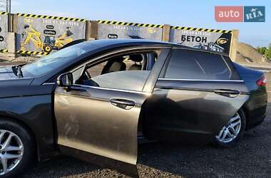 Седан Ford Fusion 2014 в 