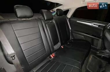 Седан Ford Fusion 2013 в 