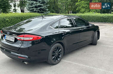 Седан Ford Fusion 2017 в 