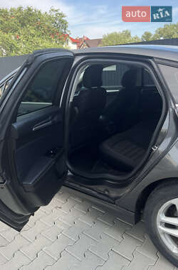 Седан Ford Fusion 2016 в 