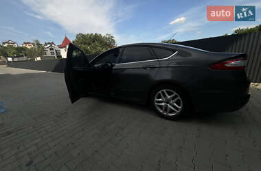 Седан Ford Fusion 2016 в 