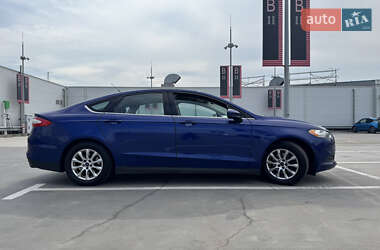 Седан Ford Fusion 2015 в 