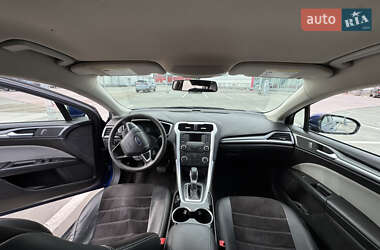 Седан Ford Fusion 2015 в 