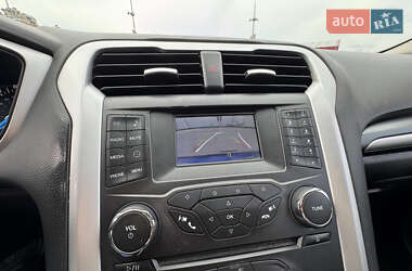 Седан Ford Fusion 2015 в 