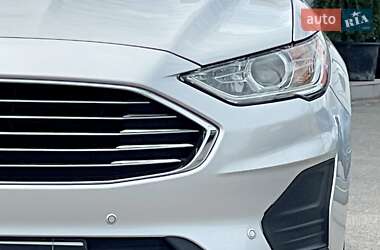 Седан Ford Fusion 2018 в 