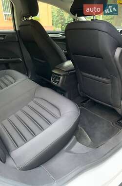 Седан Ford Fusion 2016 в 