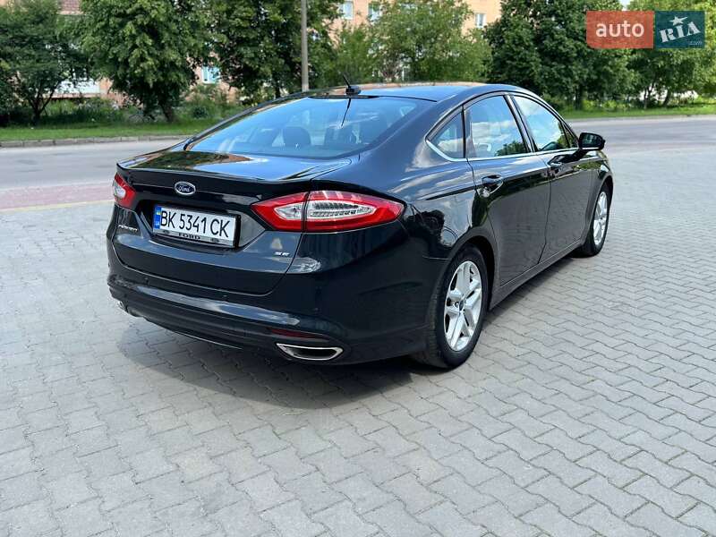 Седан Ford Fusion 2013 в Ровно
