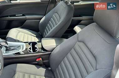 Седан Ford Fusion 2013 в 