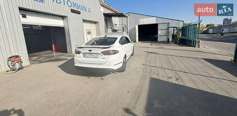 Седан Ford Fusion 2016 в Хмельницком