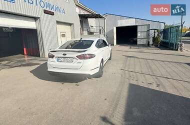 Седан Ford Fusion 2016 в 