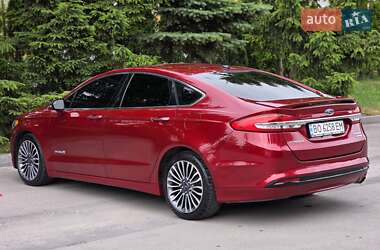Седан Ford Fusion 2017 в 