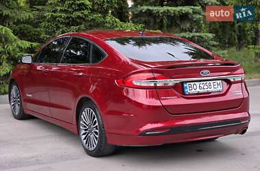 Седан Ford Fusion 2017 в 