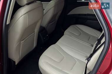 Седан Ford Fusion 2017 в 