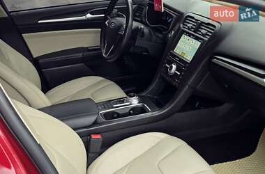 Седан Ford Fusion 2017 в 